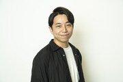 落ち着いた雰囲気も魅力的な佐竹佑基さん。(撮影:竪山隼太)