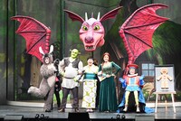 左から吉田純也、spi、近藤春菜、福田えり、泉見洋平。