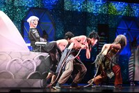 THEATER MILANO-Za オープニングシリーズ COCOON PRODUCTION 2023「少女都市からの呼び声」より。