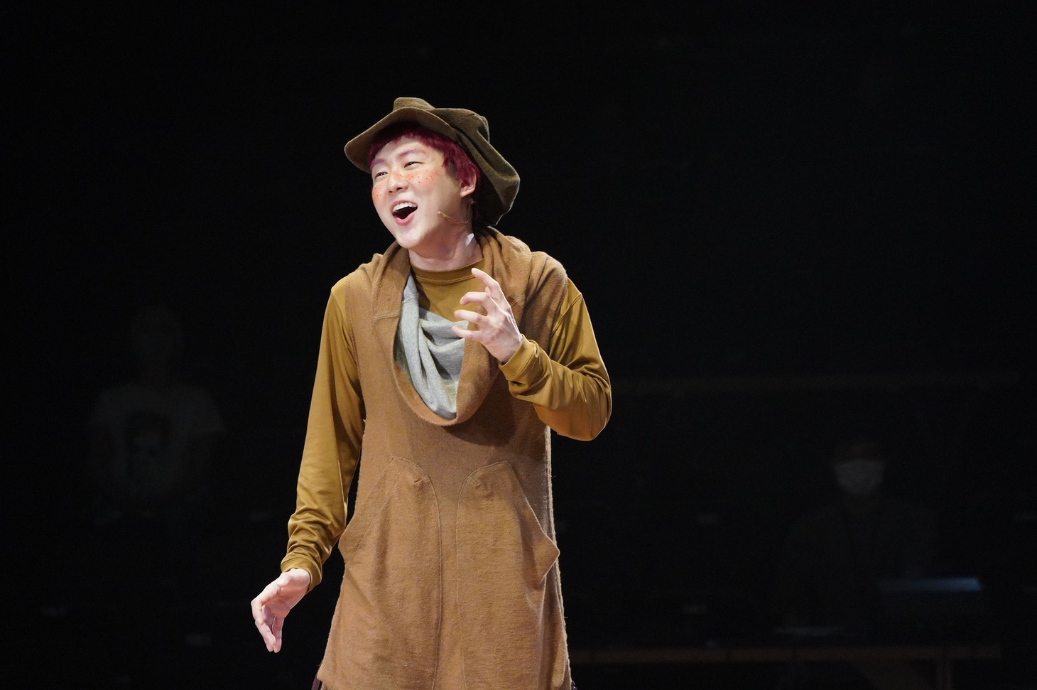 演劇「モグラが三千あつまって」より。