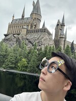 米吉ハリーが見上げるのは…。