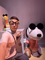 ウッドストック、米吉、スヌーピーの3ショット。眼鏡の大きさが小・中・大。