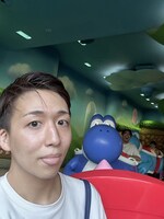 ヨッシーのようにペロリと舌を出す米吉と、楽しさが表情から伝わってくる松本慎也。