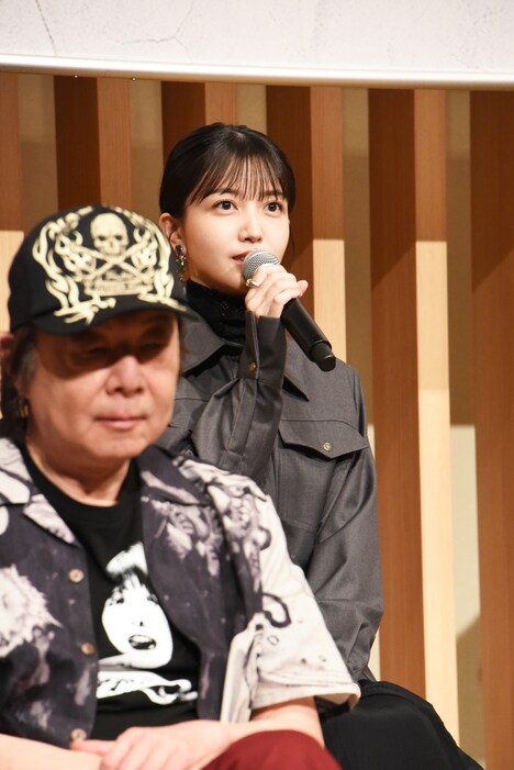 久保史緒里（奥）