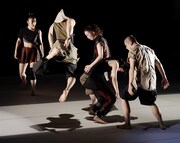 Baobab 第15回本公演 Re:born project vol.7+8「ボレロ -或いは、熱狂。」より。（撮影：大洞博靖）