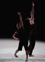 Baobab 第15回本公演 Re:born project vol.7+8「ボレロ -或いは、熱狂。」より。（撮影：大洞博靖）