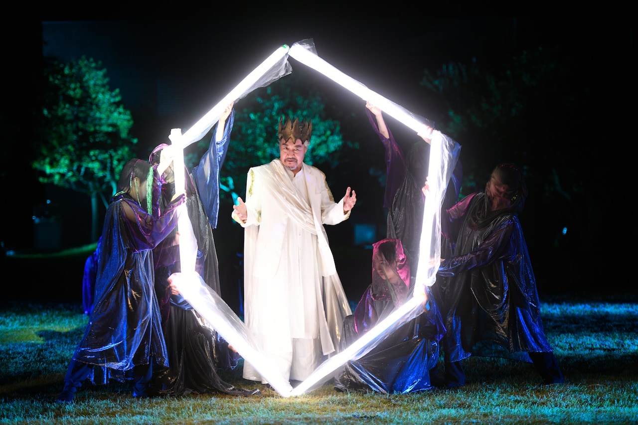 松本の夜空のもと「テンペスト」幕開け、益山貴司「きっと、シェイクスピアも大満足！」