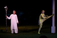 まつもと市民芸術館 新作野外公演「テンペスト」より。（撮影：山田毅）