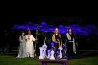 まつもと市民芸術館 新作野外公演「テンペスト」より。（撮影：山田毅）