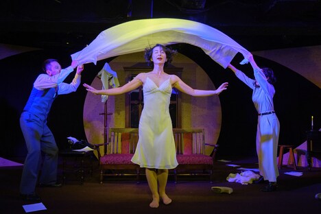 劇団印象-indian elephant- 20周年記念 第30回公演「犬と独裁者」より。