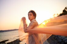 「吉高志音1st写真集（仮）」（東京ニュース通信社）より。