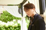 「吉高志音1st写真集(仮)」(東京ニュース通信社)より。