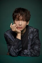 「吉高志音1st写真集（仮）」（東京ニュース通信社）より。