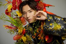 「吉高志音1st写真集（仮）」（東京ニュース通信社）より。