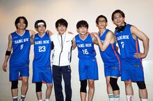 左から太田将熙、糸川耀士郎、平野良、橋本祥平、梅津瑞樹、吉高志音。