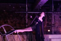 ルサンチカ「殺意（ストリップショウ）」より。（Photo by manami tanaka）