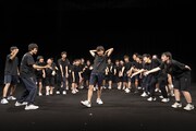 青森中央高校演劇部×福島県の高校生たち「もしイタ ~もし高校野球の女子マネージャーが青森の『イタコ』を呼んだら」より。(撮影:冨田了平)