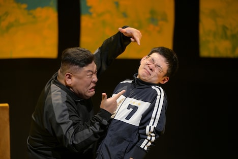 渡辺源四郎商店「空に菜の花、地に鉞」より。（撮影：須藤崇規）