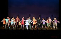 劇団四季ファミリーミュージカル「エルコスの祈り」カーテンコールの様子。