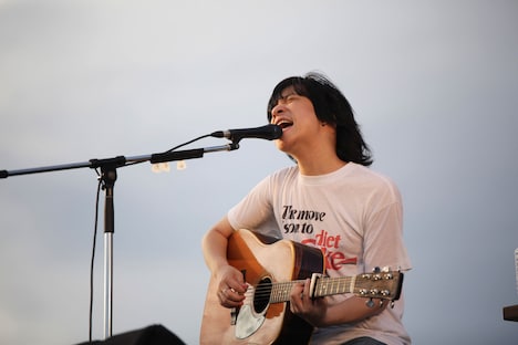 「Voice on Voice『JR常磐線夜ノ森駅』柳美里×尾崎世界観」より。（撮影：鈴木竜一朗）