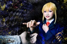 青木陽菜扮する右代宮朱志香。