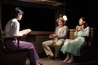 青年団「阿房列車」より。（撮影：冨田了平）