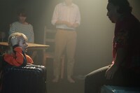 河村×加藤企画「ヒート瞬くアイランド」より。（撮影：コトデラシオン / 十六夜基地）