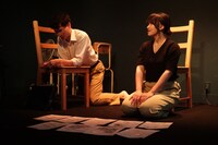 河村×加藤企画「ヒート瞬くアイランド」より。（撮影：コトデラシオン / 十六夜基地）