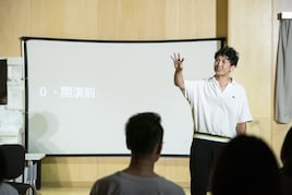 山本卓卓が「キャメルと塩犬」を福島で上演、「やりがいのある公演でした」