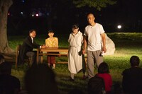 堀川炎「窓の外の結婚式」より。（撮影：冨田了平）