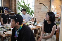 酒と話「どんちゃん港」より。（撮影：鈴木竜一朗）