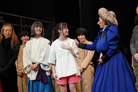 舞台「千と千尋の神隠しSpirited Away」愛知・御園座公演より、8月13日公演のカーテンコールの様子。