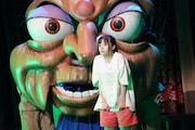 舞台「千と千尋の神隠しSpirited Away」愛知・御園座公演より、橋本環奈の出演回の様子。