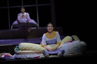 神奈川県民ホール“オープンシアター2023” ダンス劇「マリーの夢」より。（撮影：飯野高拓）