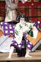 「菅原伝授手習鑑 車引」より、中村又五郎扮する松王丸。(c)松竹