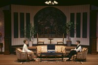 舞台「THE MONEY -薪巻満奇のソウサク-」より。