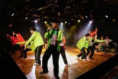 東京ジャンクZによる“超B級で大狂乱の大パニック演劇”「THE PANIC STAGE」開幕