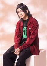 吉高志音扮する泉田莇。