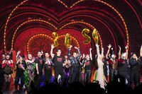 「ムーラン・ルージュ！ザ・ミュージカル」8月26日13:00開演回のカーテンコールより。