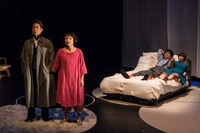 演劇集団 円「ヨーコさん」より。