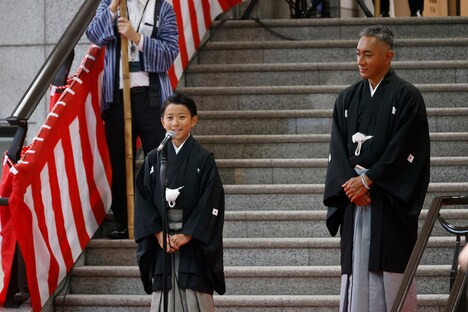 「九月博多座大歌舞伎」の襲名披露お練りより。(c)博多座