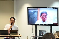 左から河村竜也、平田オリザ。