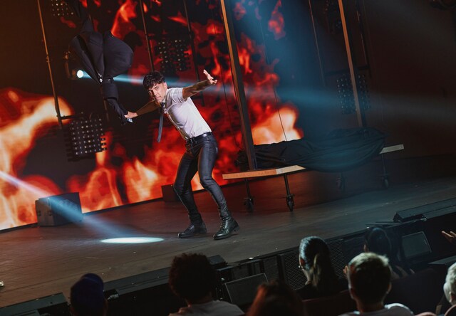 「エル・マゴ・ポップ」より。（Photo by Emilio Madrid）