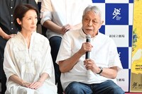 勝部演之（右）