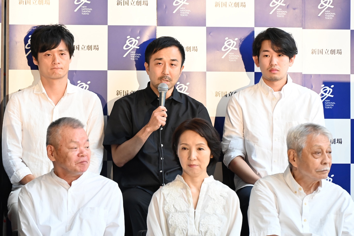 内藤裕志（上段中央）