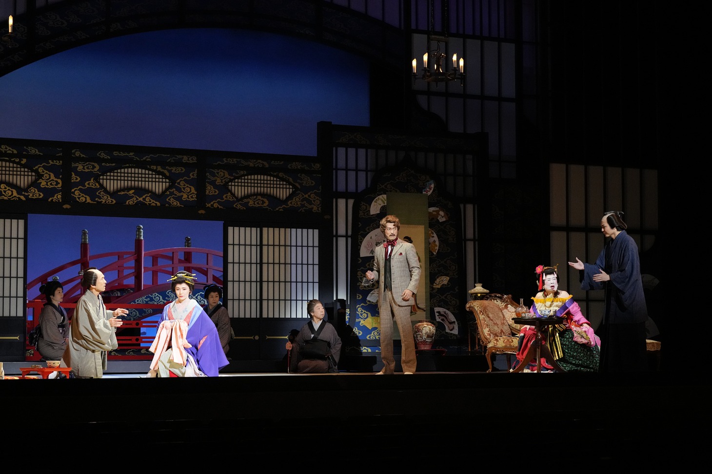 新橋演舞場9月公演「ふるあめりかに袖はぬらさじ」より。