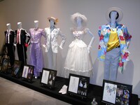 「神戸阪急meets宝塚歌劇展」展示イメージ。