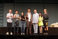 PARCO PRODUCE 2023「橋からの眺め」フォトセッションより。（撮影：御堂義乘）