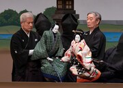 未来へつなぐ国立劇場プロジェクト 初代国立劇場さよなら公演「令和5年8・9月文楽公演」第三部「曾根崎心中」「生玉社前の段」より。（提供：国立劇場、撮影：二階堂健）