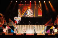 ライブステージ「BACK TO THE MEMORIES PART3」より。